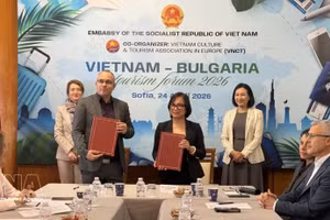 La Asociación Vietnamita de Cultura y Turismo en Europa (VNCT) y la Asociación Búlgara de Turismo y Ocio (BUBSPA) firmaron un Memorando de Entendimiento (Foto: VNA)