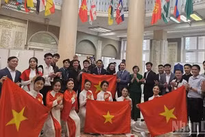 Estudiantes vietnamitas en el Festival Internacional de Estudiantes de Moscú.