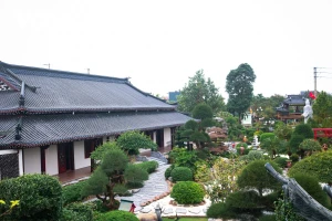 El apacible ambiente de la pagoda Phat Quang