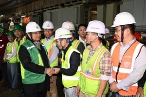 [Foto] Premier vietnamita inspecciona proyecto de línea ferroviaria urbana Nhon–Estación de Hanói