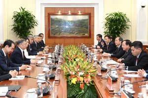 [Foto] Jefe de la Comisión de Propaganda y Movilización de Masas del Partido Comunista de Vietnam recibe a su homólogo de China