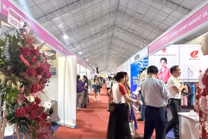 En la exposición (Foto: congthuong.vn)