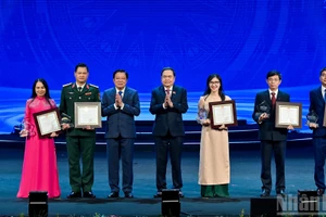 [Foto] Ceremonia de entrega de premios de prensa sobre Asamblea Nacional y Consejos Populares en 2025