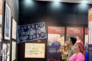 La exposición titulada “Sembrar lo verde en la cima de las nubes” (Foto: VNA)