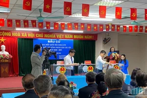 [Foto] Prensa vietnamita garantiza cobertura plena de elecciones legislativas 