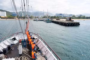 El buque escuela Le Quy Don (286) de la Armada Popular de Vietnam regresa a Nha Trang. (Foto: qdnd.vn)