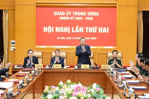 [Foto] Máximo dirigente de Vietnam interviene en conferencia de la Comisión Militar Central