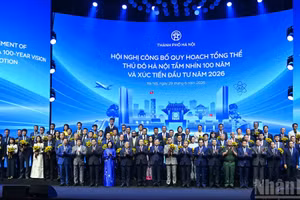 [Foto] Dirigente legislativo de Vietnam asiste a conferencia de presentación del Plan Maestro de Hanói 