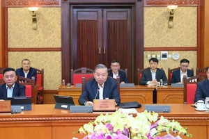 [Foto] Líder partidista de Vietnam dirige reunión del Secretariado para evaluar organización del Tet 2026
