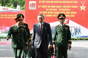 El secretario general del Partido Comunista de Vietnam, To Lam, asiste a la conmemoración del 80º aniversario del Día del Estado Mayor General del Ejército Popular de Vietnam.