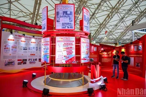 [Foto] Exposición “Periódico Nhan Dan: La voz del Partido, del Estado y del pueblo de Vietnam”