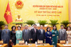 [Foto] Consejo Popular de capital vietnamita celebra reunión ordinaria a mediados de 2025