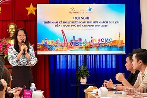 La directora del Servicio de Turismo de Ciudad Ho Chi Minh, Nguyen Thi Anh Hoa, interviene en el evento. (Foto: Nhan Dan)