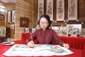 La artesana de mérito Nguyen Thi Oanh. (Foto: VNA)