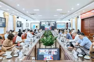 En la reunión. (Foto: baoquocte.vn)