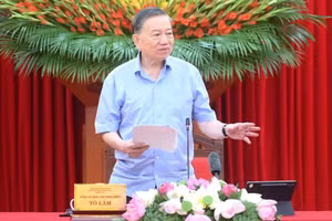El secretario general del Partido Comunista y presidente de Vietnam, To Lam, preside la reunión de trabajo. 