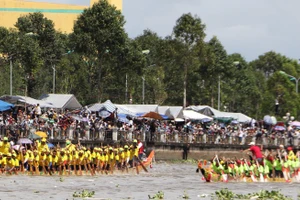 La carrera de barcos Ngo es un deporte que demuestra el espíritu de solidaridad del pueblo Khmer en el Sur de Vietnam. (Foto: VNA)
