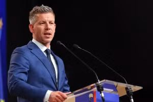 El primer ministro húngaro, Peter Magyar, en una conferencia de prensa en Budapest, el 13 de abril de 2026. (Foto: Xinhua/VNA)