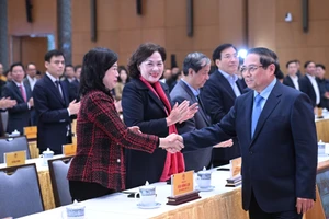 El primer ministro Pham Minh Chinh asiste al acto.