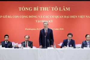 El secretario general del PCV, To Lam, habla en el encuentro. (Foto: VNA)