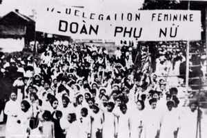 1/5/1938: Más de 25 mil personas en Hanoi marchan por la libertad y la democracia. (Foto: VNA)
