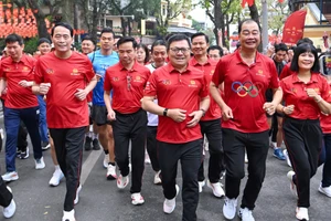 [Foto] Nutrida participación en el Día de la Carrera Olímpica 2026 en Hanói