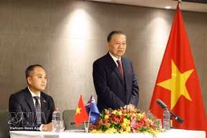 El secretario general del Comité Central del Partido Comunista de Vietnam y presidente de la República, To Lam, interviene en el encuentro. (Foto: VNA)