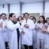 [Foto] Premier vietnamita visita al personal médico y a los pacientes