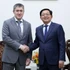 El viceprimer ministro Ho Quoc Dung (derecha) recibe a Dmitry Makhonin, gobernador de la región rusa de Perm (Foto: chinhphu.vn)