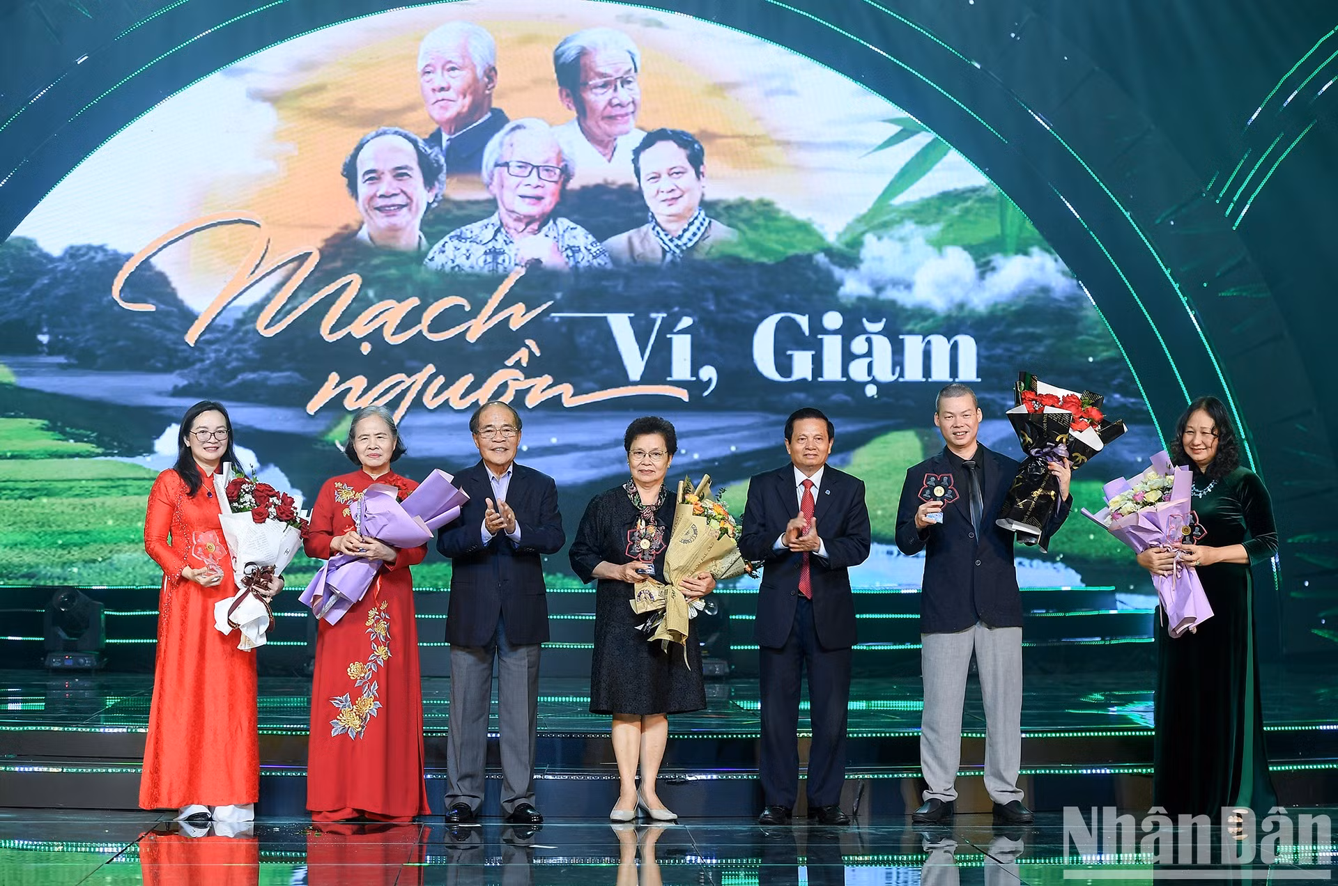 Honran a extintos músicos de Nghe An, cuna del canto Vi Giam ảnh 3