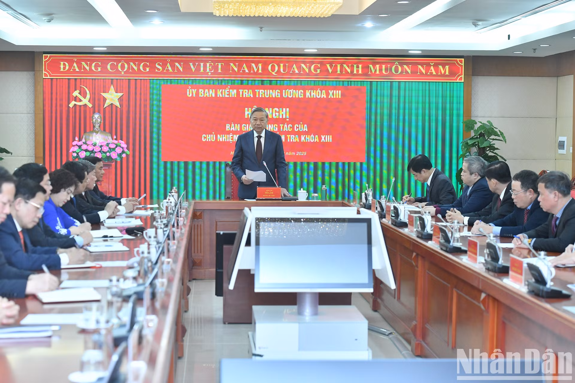 [Foto] Líder partidista preside conferencia de relevo de dirección de Comisión de Control Disciplinario del PCV ảnh 2