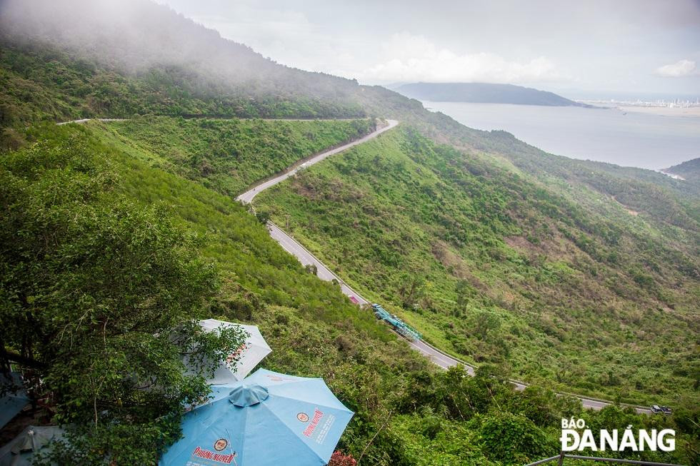 Cazar fotos de nubes al mediodía es una experiencia interesante. (Fotografía: baodanang.vn)