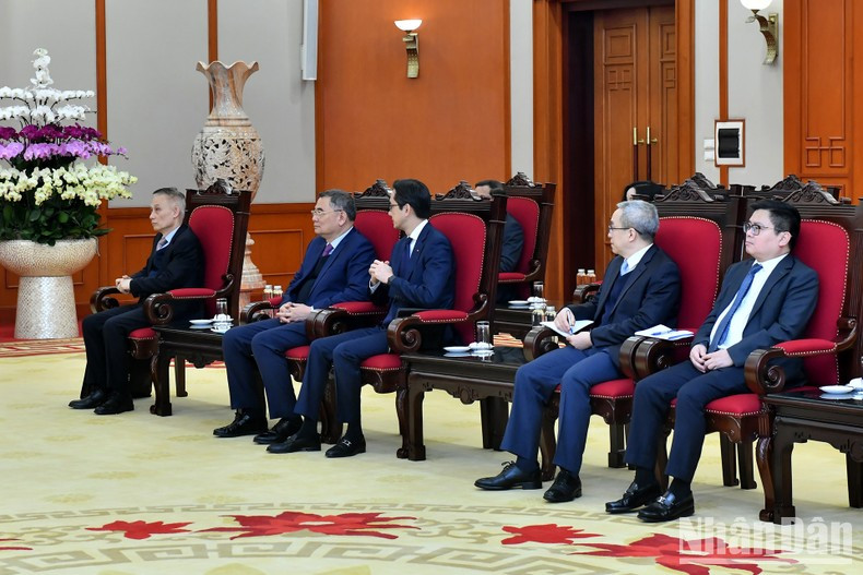 Delegados vietnamitas a la cita.