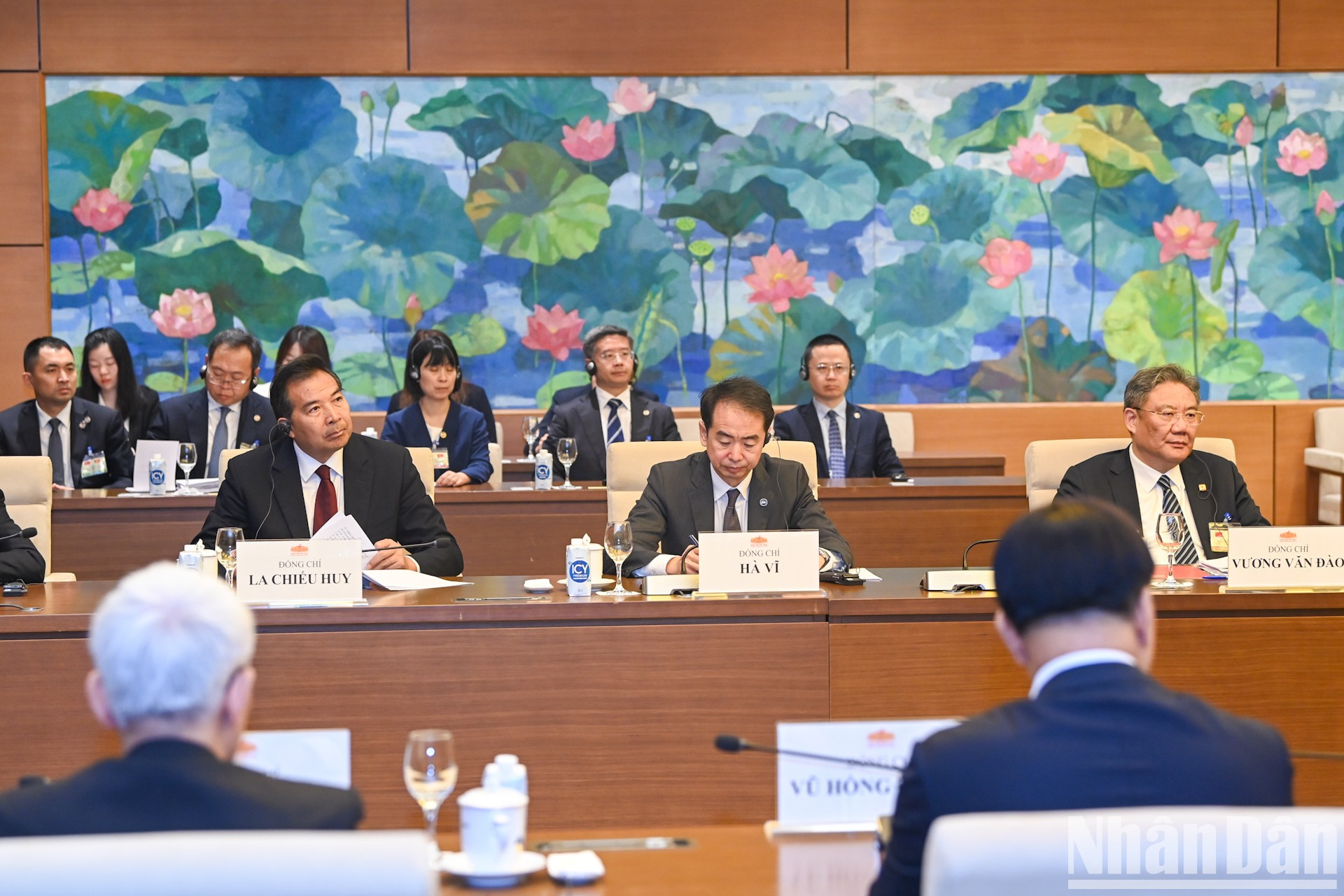 Los delegados chinos en la reunión. Los delegados chinos en la reunión.