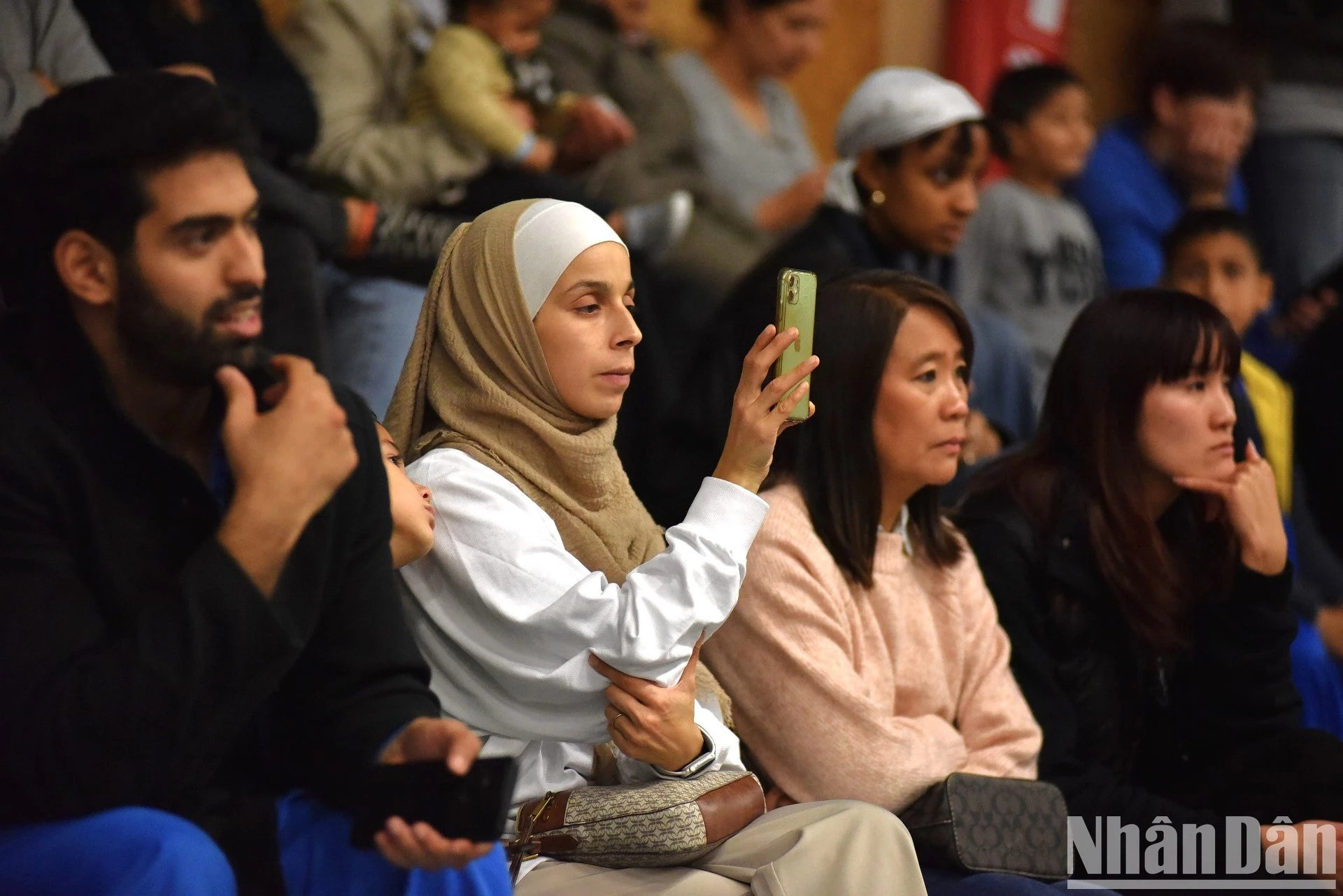 La combinación de la danza del unicornio, el león y el dragón con la práctica de las artes marciales tradicionales vietnamitas contribuirá a promover este popular género de arte escénico vietnamita entre los amigos internacionales.