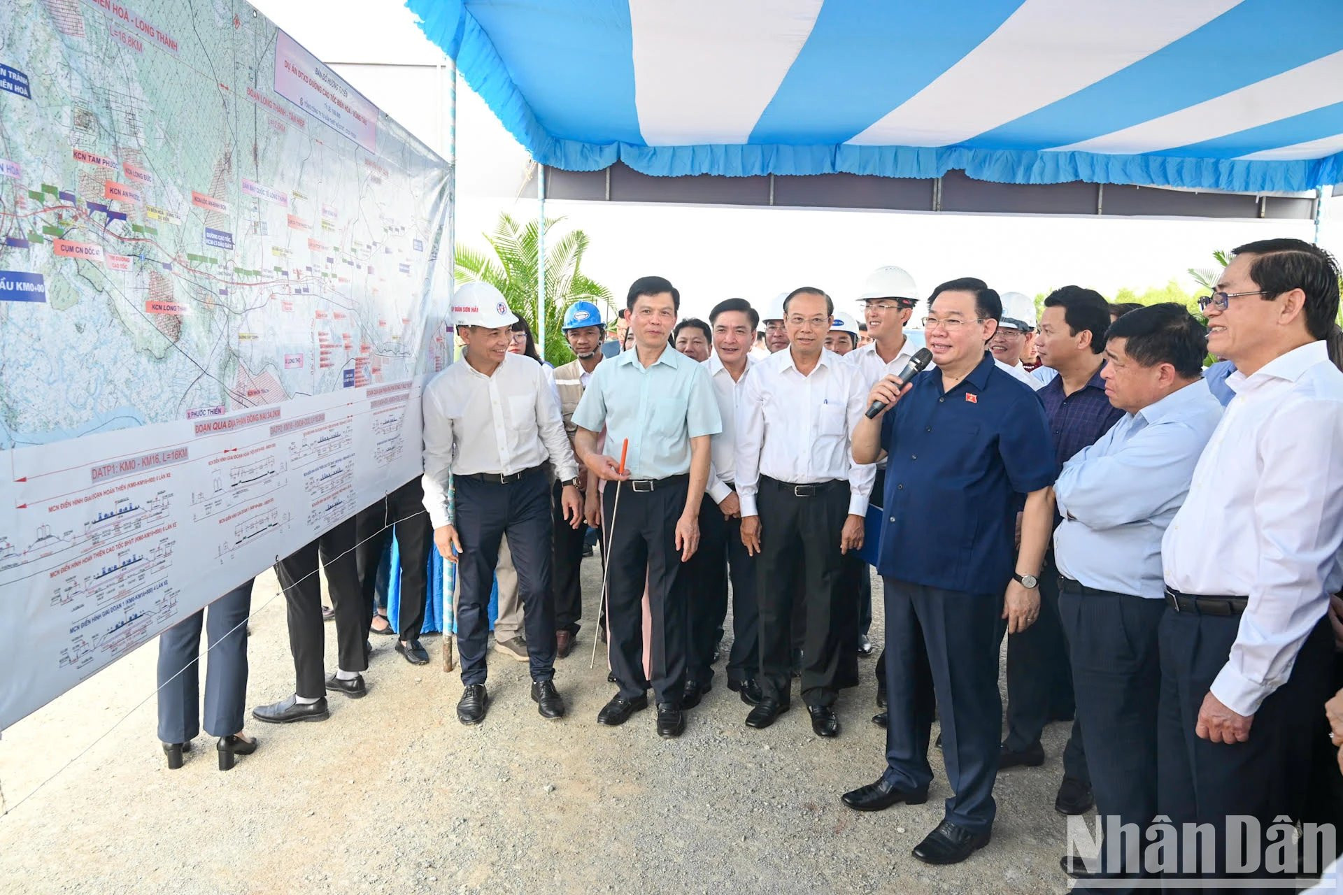 El máximo legislador habla en la visita. El máximo legislador habla en la visita.