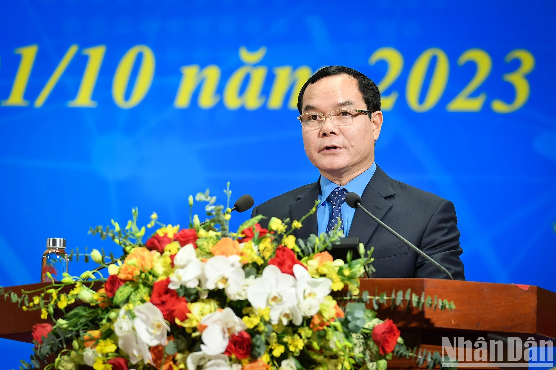 El presidente de la Confederación General del Trabajo de Vietnam, Nguyen Dinh Khang, interviene en la cita.