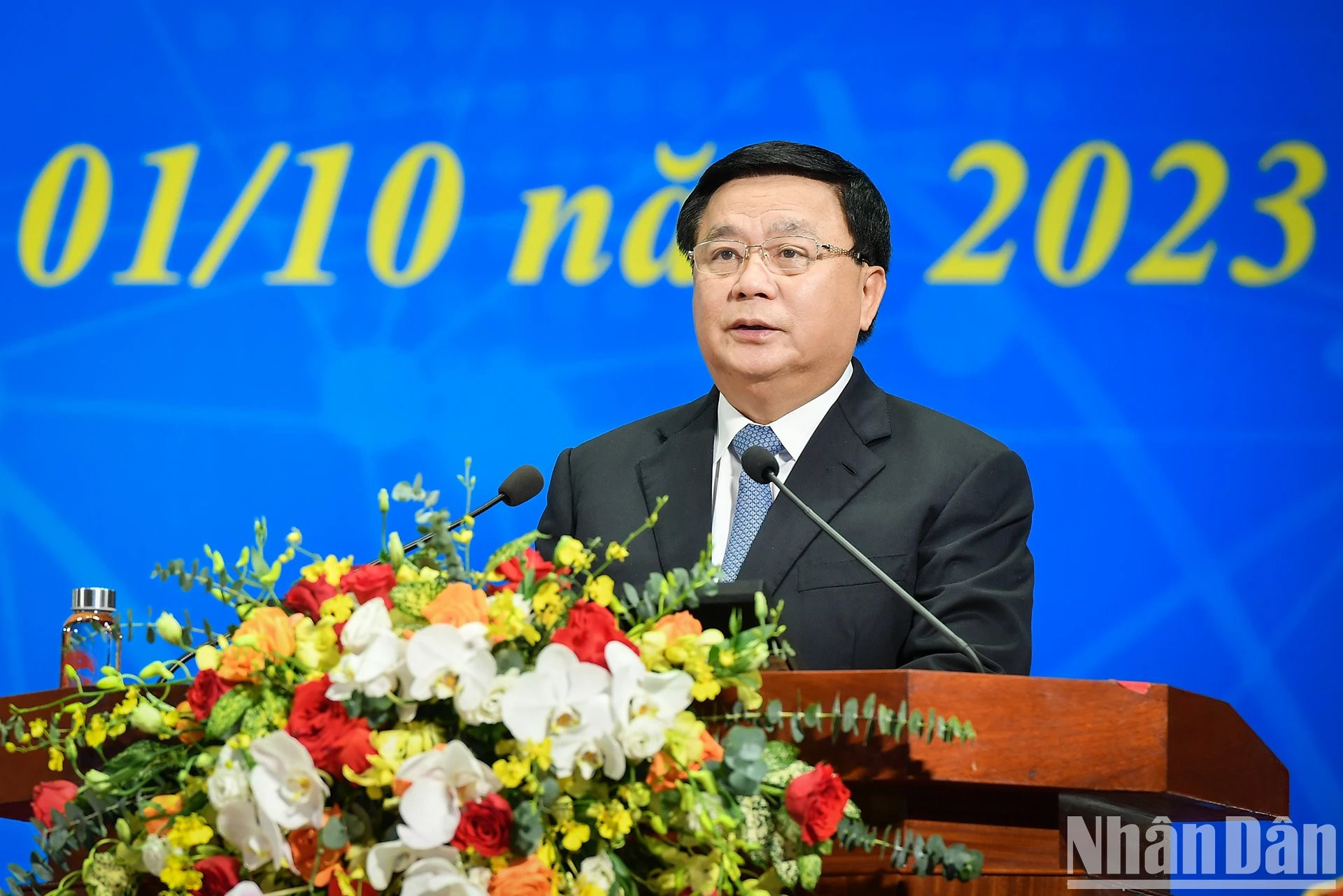 El director de la Academia de Política Nacional Ho Chi Minh, Nguyen Xuan Thang, habla en el evento.