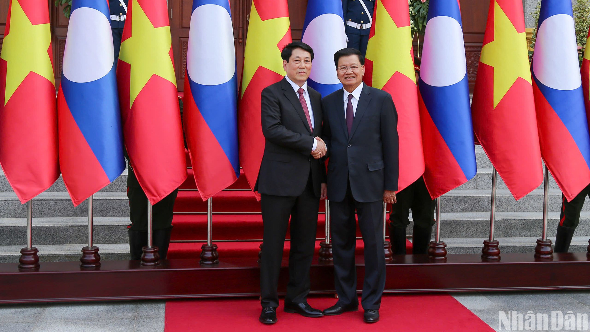 [Foto] Presidente vietnamita conversa con secretario general del Partido Popular Revolucionario y presidente de Laos