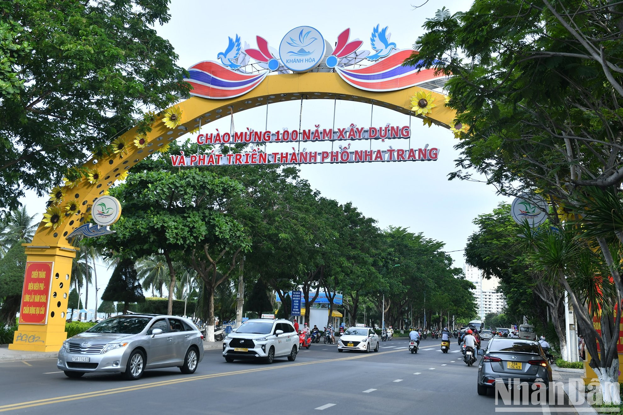 El gobierno de Nha Trang comemoró el 2 de abril el centenario de fundación y desarrollo de la ciudad (1924-2024). El gobierno de Nha Trang comemoró el 2 de abril el centenario de fundación y desarrollo de la ciudad (1924-2024).