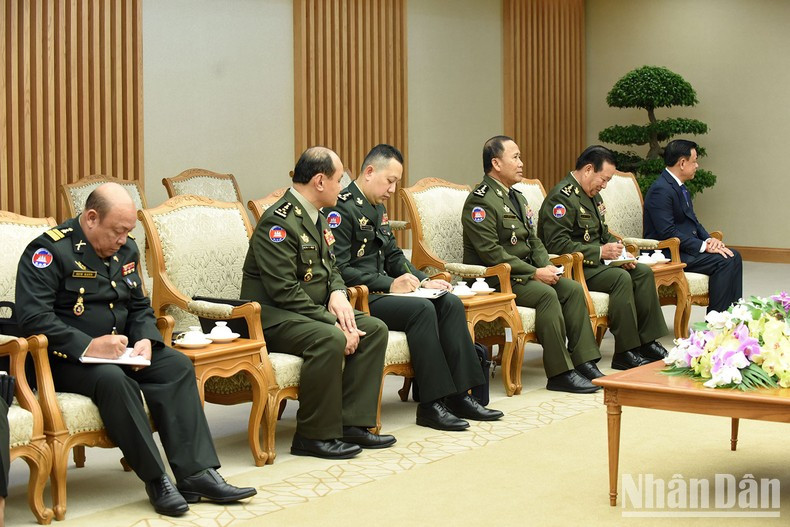 Miembros de la delegación camboyana. Miembros de la delegación camboyana.