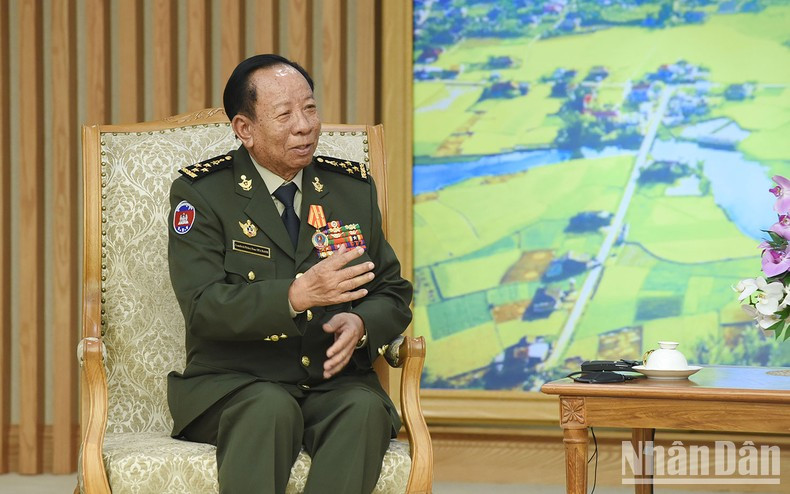 El general Tea Banh, viceprimer ministro y titular de Defensa de Camboya, habla en la cita. El general Tea Banh, viceprimer ministro y titular de Defensa de Camboya, habla en la cita.