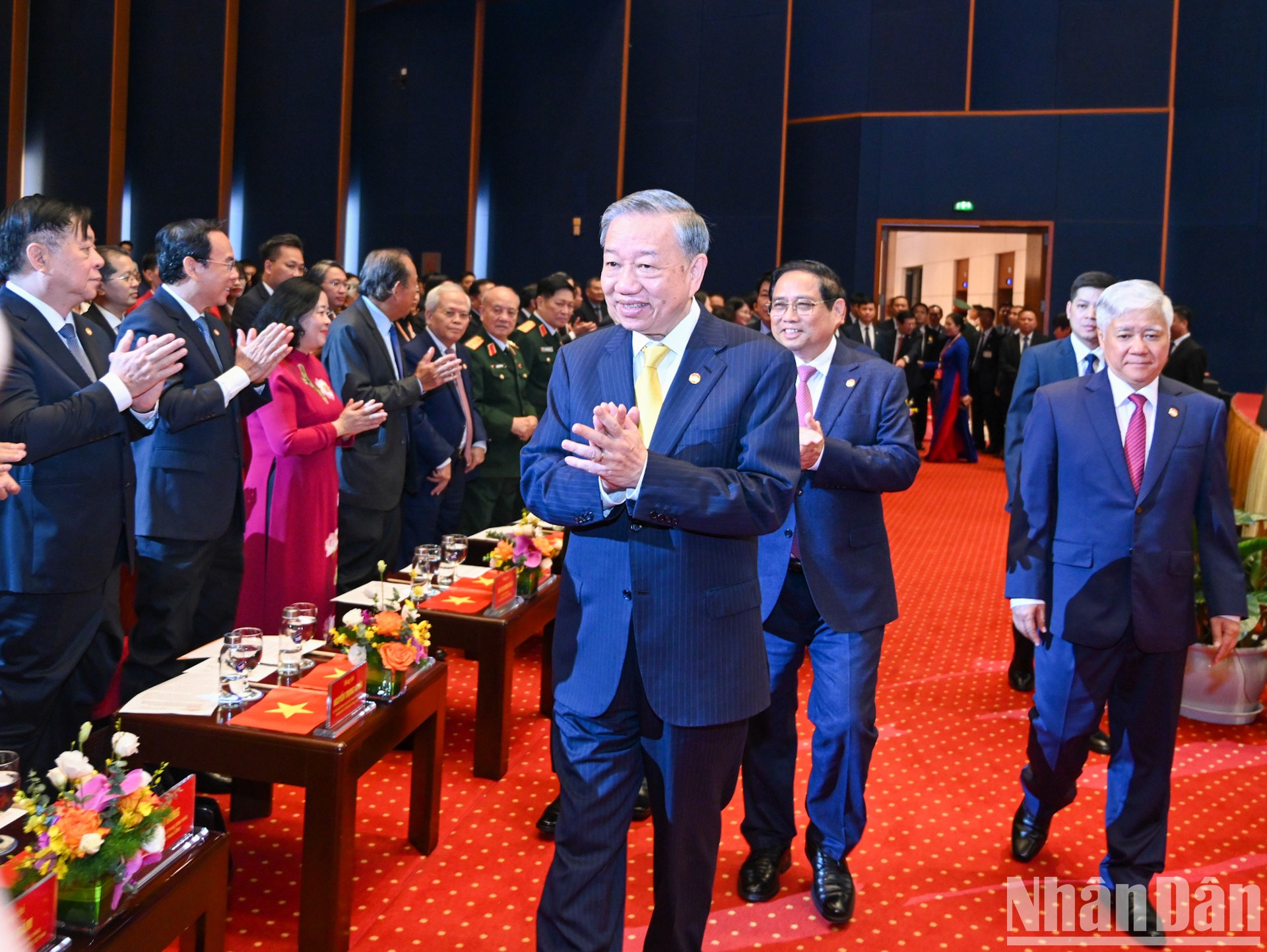 El secretario general del PCV y presidente del país, To Lam, y otros dirigentes del Partido y del Estado en la cita.