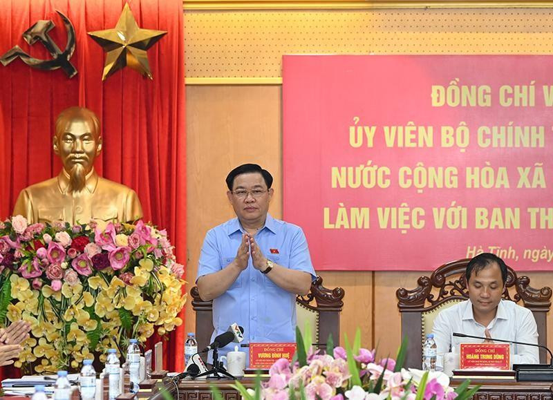 Máximo dirigente parlamentario visita provincia central de Ha Tinh 