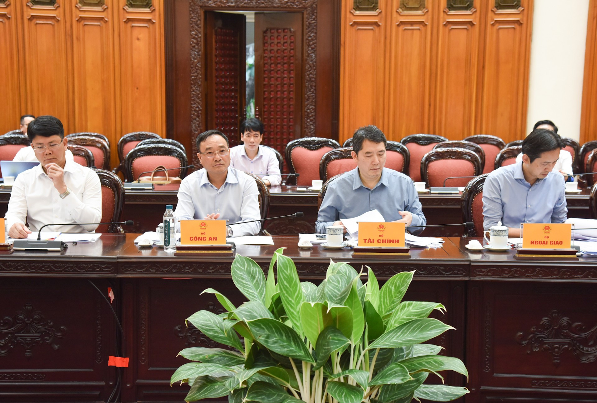 Representantes de ministerios, organismos y sectores en la cita.