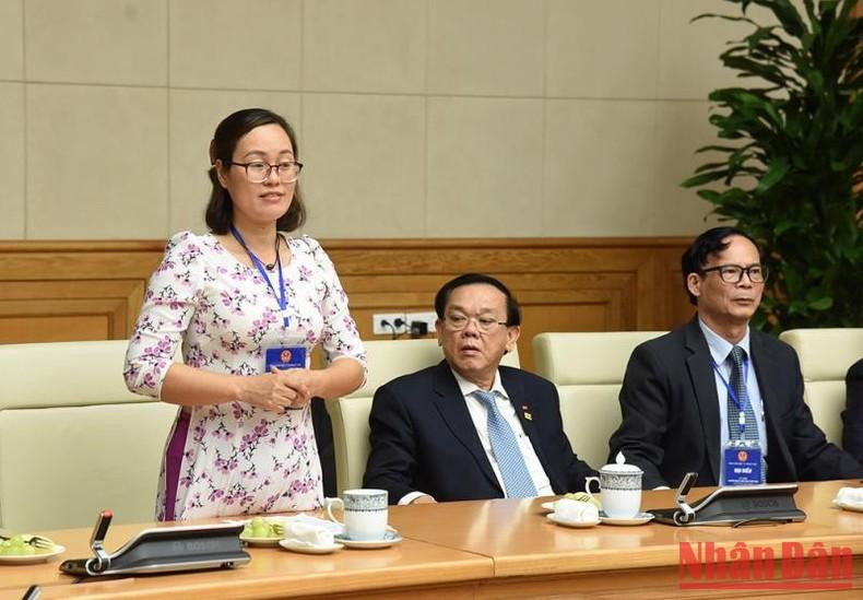 Pham Thi Tam, maestra del jardín infantil Phu Mo, en el distrito de Dong Xuan, de la norteña provincia de Phu Yen, habla sobre su trabajo.