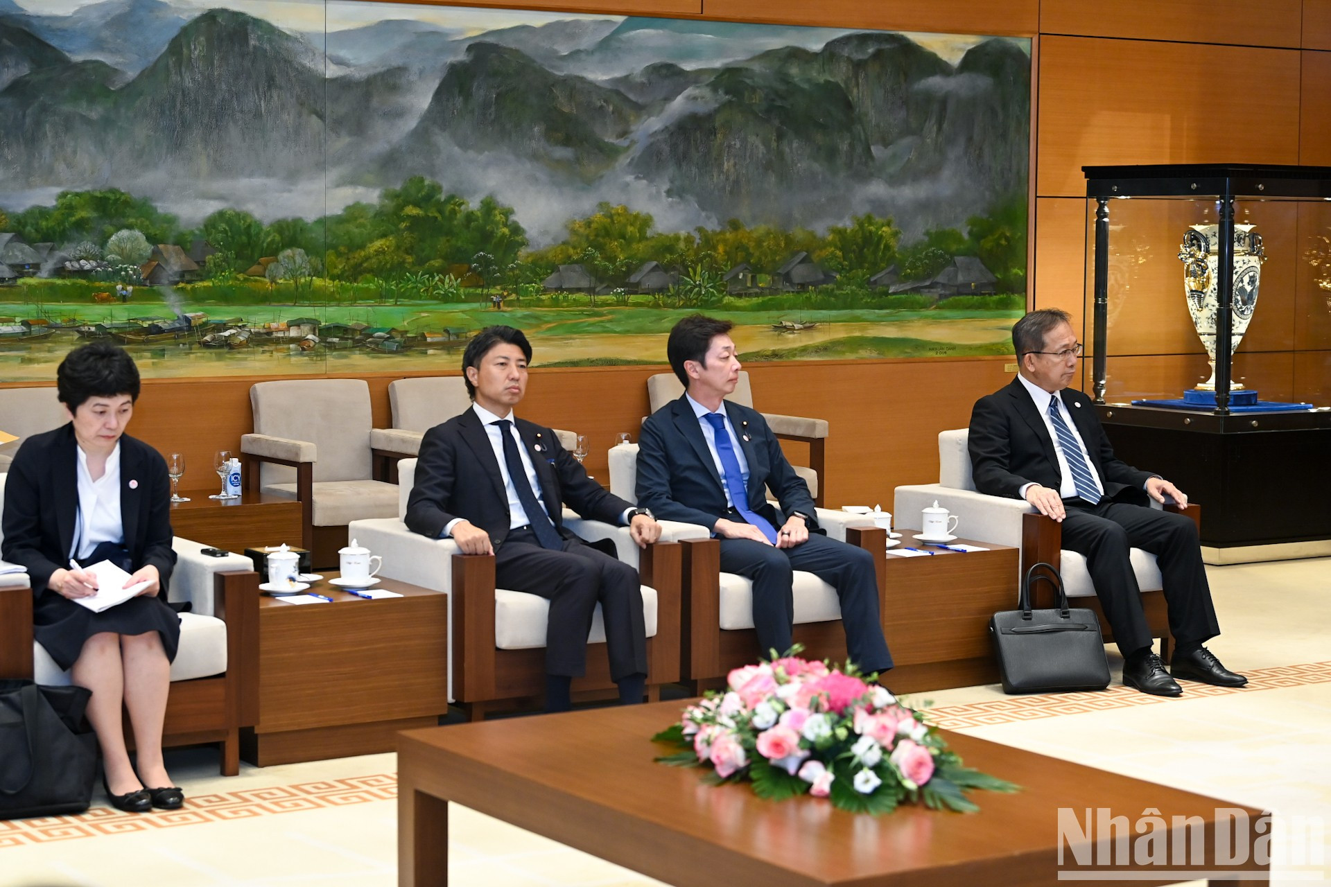 Los miembros de la delegación japonesa en la reunión.