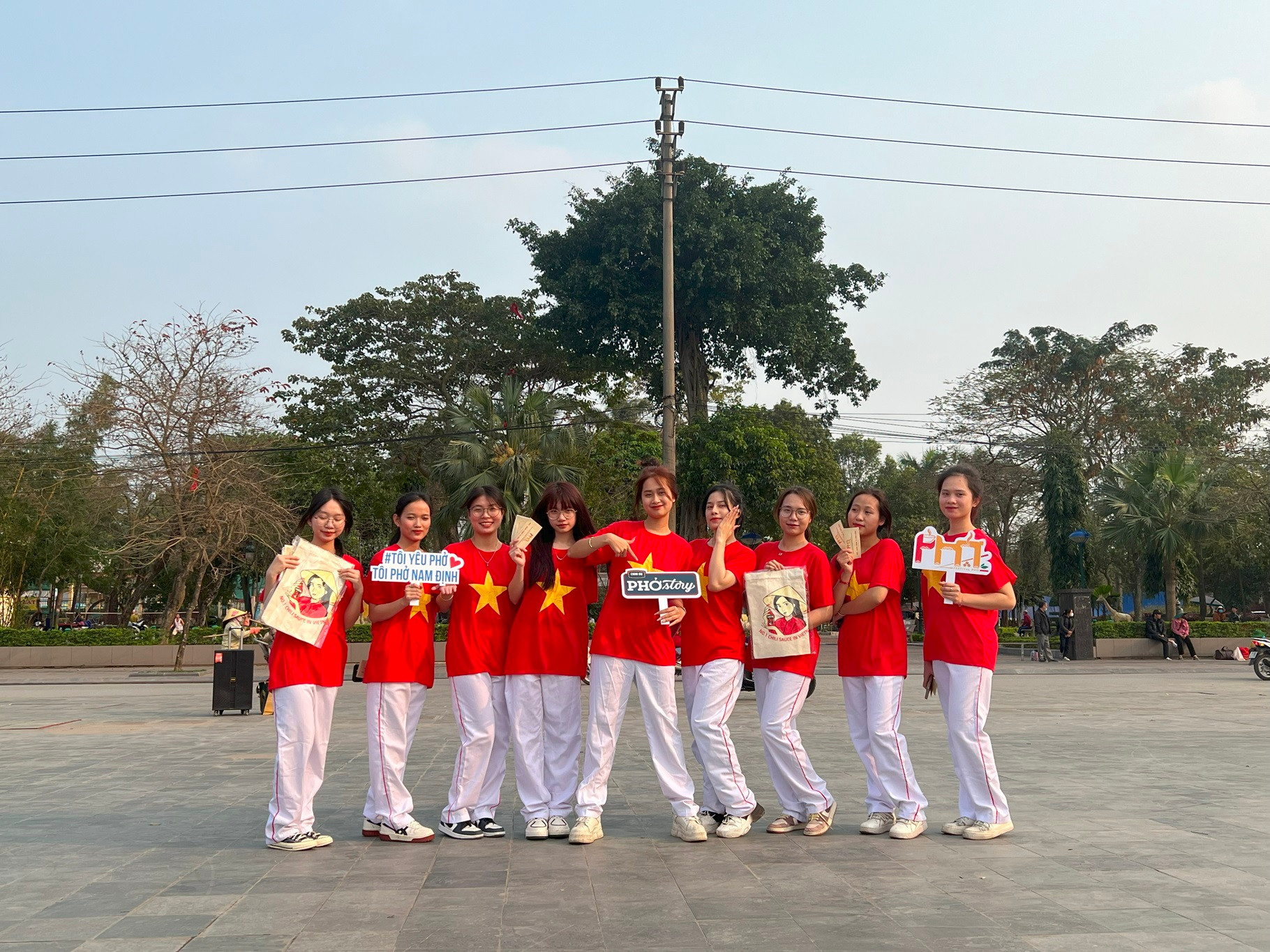 Celebran en Nam Dinh gira ciclística para promover el Festival Pho 2024 