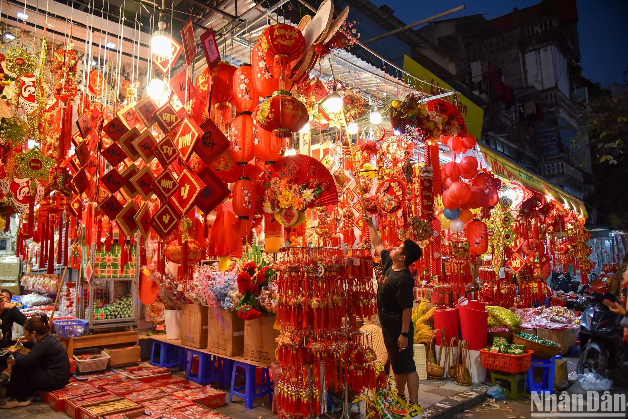 Según un comerciante local, el precio de cada producto oscila entre los dos y los 15 dólares.