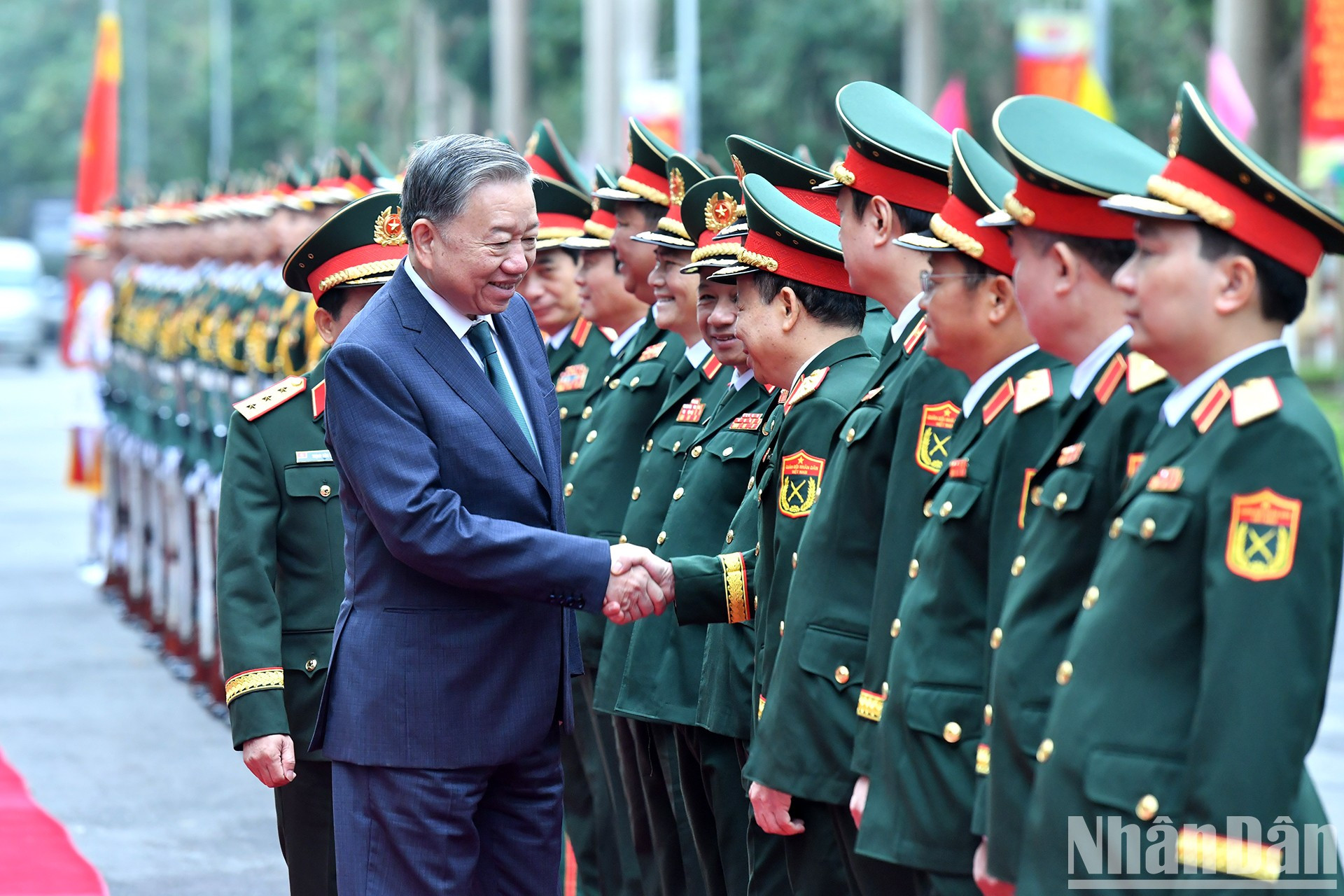 El líder partidista vietnamita y los delegados. El líder partidista vietnamita y los delegados.